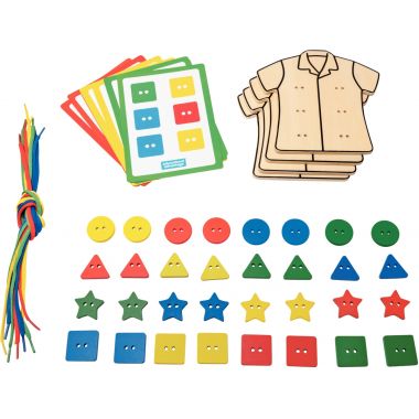 Carton de 4 vêtements en bois à lacer